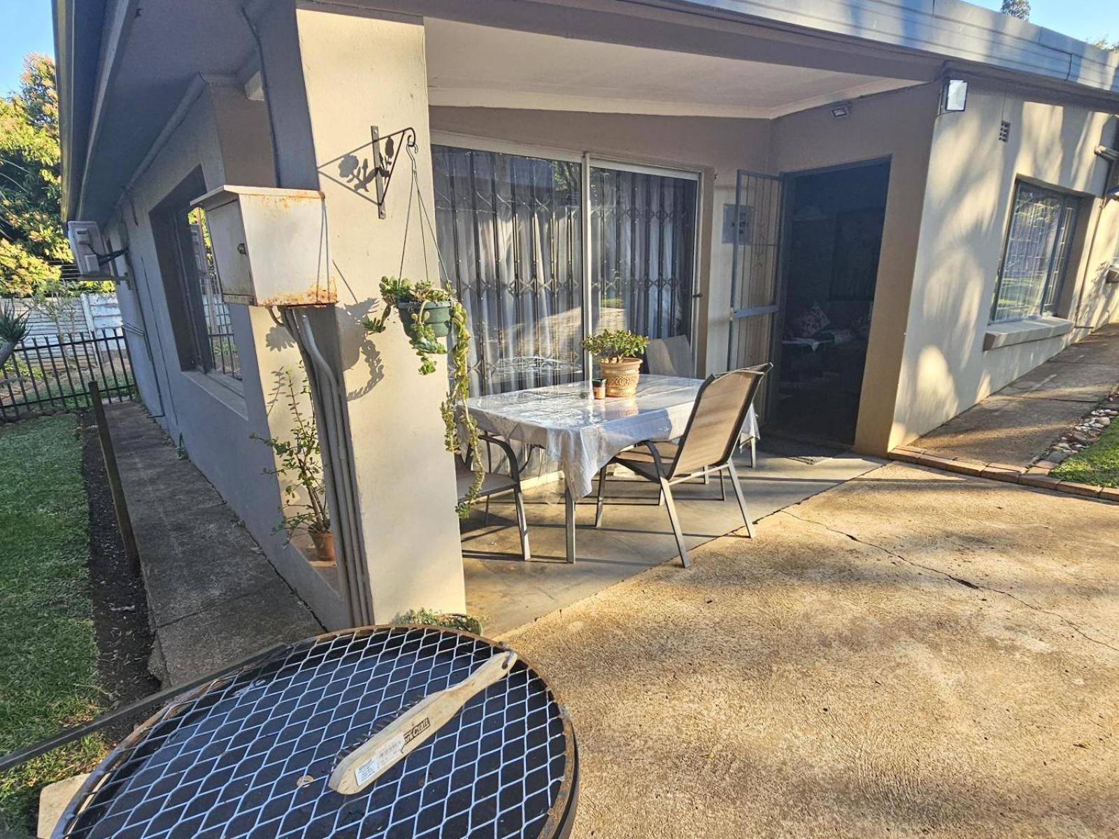 Apricity Inn لويس تريشارد الغرفة الصورة