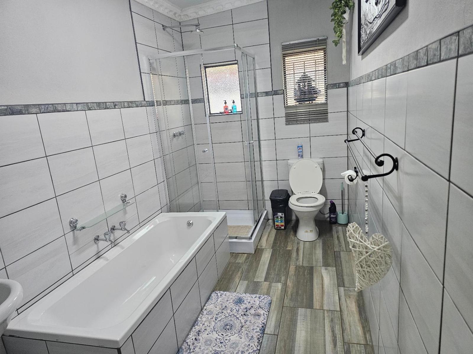 Apricity Inn لويس تريشارد الغرفة الصورة